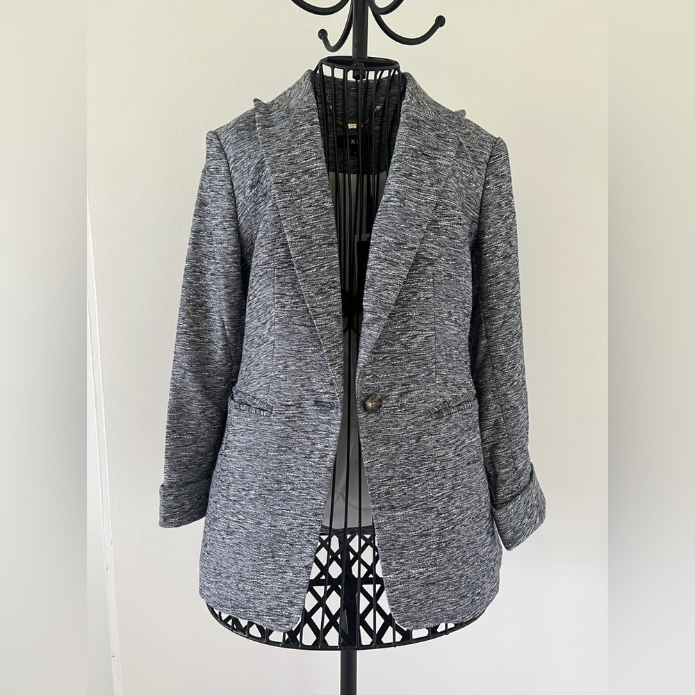 Beautiful Blazer. Navy Blue/white/ black. Perfect for office or an interview.